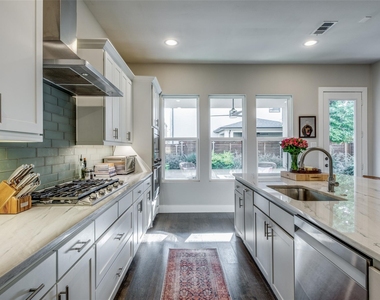 4125 Entrada Way - Photo Thumbnail 10