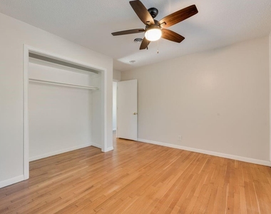 2217 Glenwood - Photo Thumbnail 14