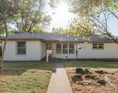 2217 Glenwood - Photo Thumbnail 1