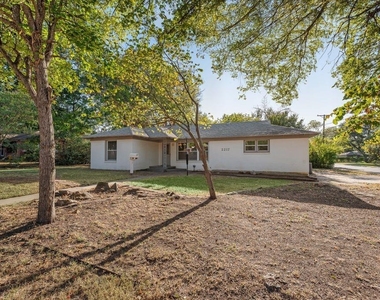 2217 Glenwood - Photo Thumbnail 2