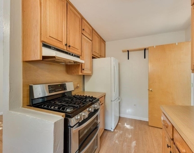 2217 Glenwood - Photo Thumbnail 9