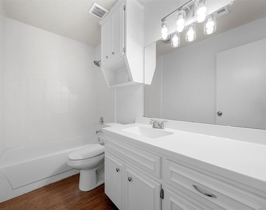 300 Mill Creek Circle - Photo Thumbnail 10