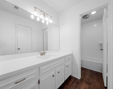 300 Mill Creek Circle - Photo Thumbnail 13