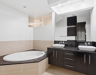 2600 W 7th Street - Photo Thumbnail 15