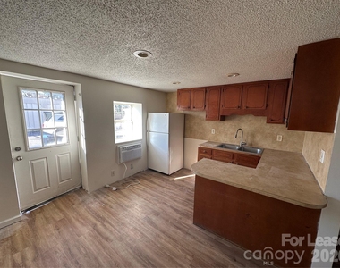 1305 W Front Street - Photo Thumbnail 3