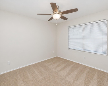 2020 Sun Star Drive - Photo Thumbnail 21