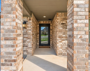 2020 Sun Star Drive - Photo Thumbnail 4
