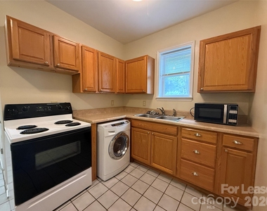 900 Lexington Avenue - Photo Thumbnail 4