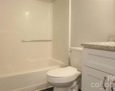 605 W Crowell Street - Photo Thumbnail 15