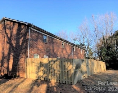 605 W Crowell Street - Photo Thumbnail 17