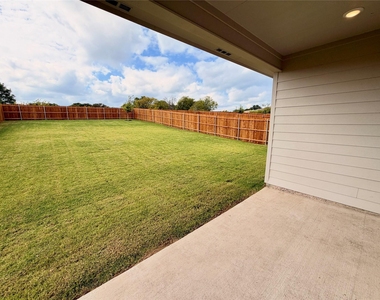 300 Winchester Lane - Photo Thumbnail 12