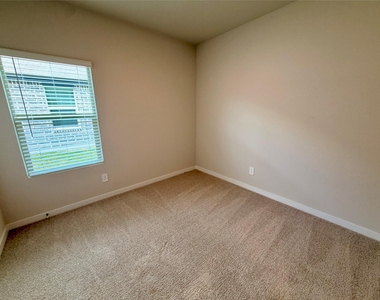 300 Winchester Lane - Photo Thumbnail 8
