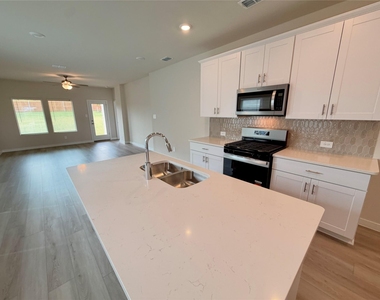 300 Winchester Lane - Photo Thumbnail 7