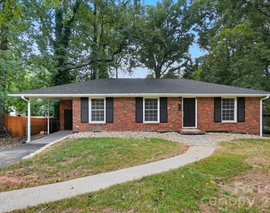 332 Seneca Place - Photo Thumbnail 1