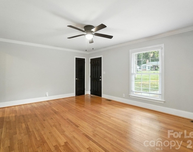 332 Seneca Place - Photo Thumbnail 4