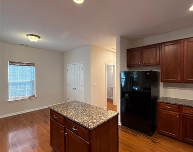 2001 Sipes Place - Photo Thumbnail 9