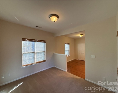 2001 Sipes Place - Photo Thumbnail 15