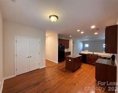 2001 Sipes Place - Photo Thumbnail 12