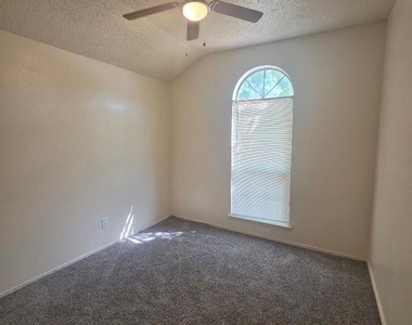 3021 Lawndale Drive - Photo Thumbnail 12