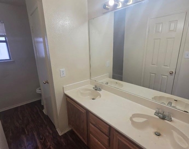 3021 Lawndale Drive - Photo Thumbnail 10