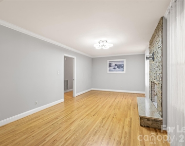 2600 E Providence Drive - Photo Thumbnail 12