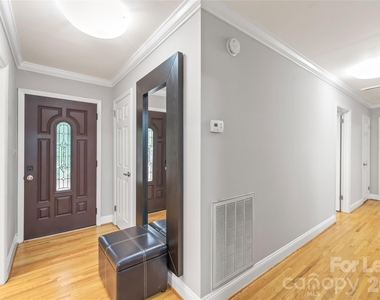 2600 E Providence Drive - Photo Thumbnail 4