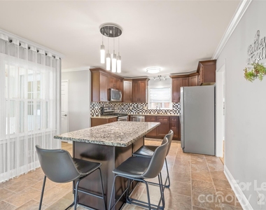 2600 E Providence Drive - Photo Thumbnail 13