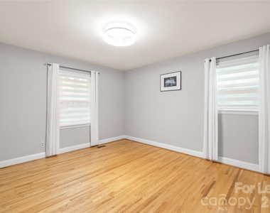 2600 E Providence Drive - Photo Thumbnail 21