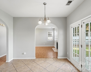 14801 Asheton Creek Drive - Photo Thumbnail 10