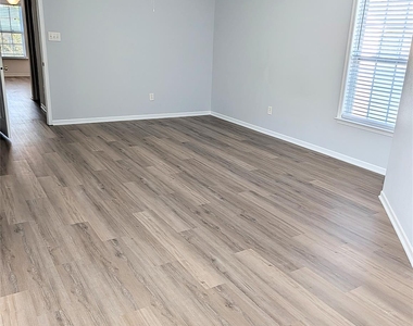 2562 Spring Breeze Way - Photo Thumbnail 12