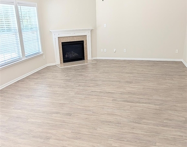 2562 Spring Breeze Way - Photo Thumbnail 4
