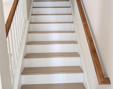 2562 Spring Breeze Way - Photo Thumbnail 9