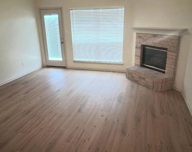 6001 Garden View Drive - Photo Thumbnail 3