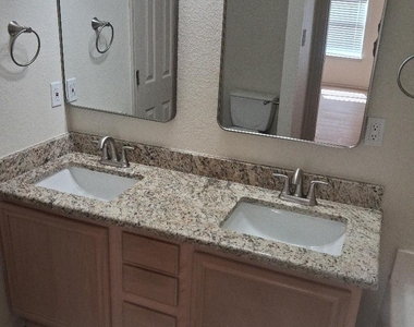6001 Garden View Drive - Photo Thumbnail 9