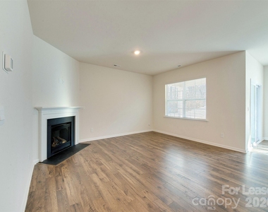 3721 Stanley Creek Drive - Photo Thumbnail 23