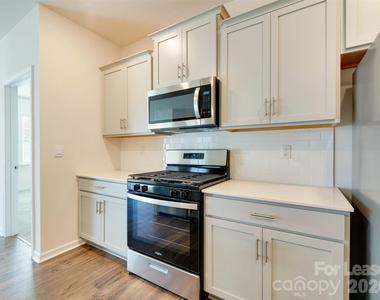 3721 Stanley Creek Drive - Photo Thumbnail 16