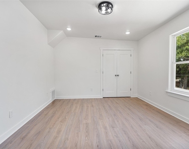2508 Race Street - Photo Thumbnail 5