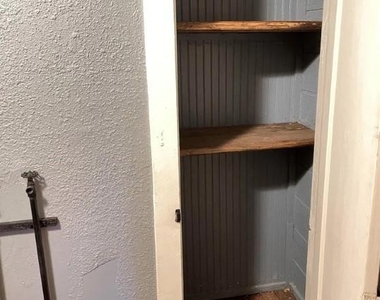 905 E Hook - Photo Thumbnail 8