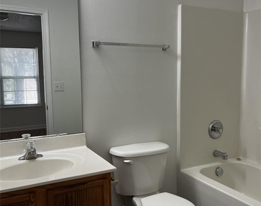 1404 Jordans Pond Lane - Photo Thumbnail 8