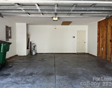 1404 Jordans Pond Lane - Photo Thumbnail 19