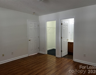 1404 Jordans Pond Lane - Photo Thumbnail 6