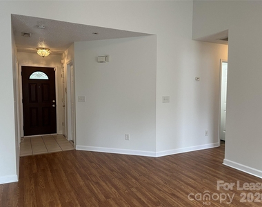 1404 Jordans Pond Lane - Photo Thumbnail 2