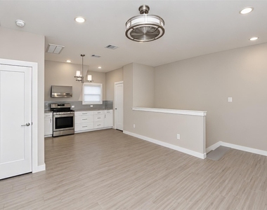801 W Morphy Street - Photo Thumbnail 6