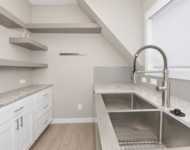 801 W Morphy Street - Photo Thumbnail 9