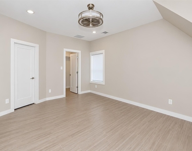 801 W Morphy Street - Photo Thumbnail 12
