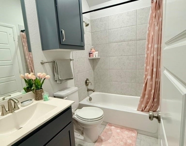 552 Farrell Lane - Photo Thumbnail 18