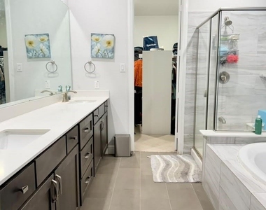 552 Farrell Lane - Photo Thumbnail 17