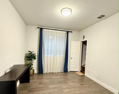 552 Farrell Lane - Photo Thumbnail 11