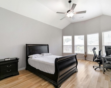 12415 Grayhawk Boulevard - Photo Thumbnail 32