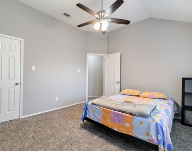 12415 Grayhawk Boulevard - Photo Thumbnail 25